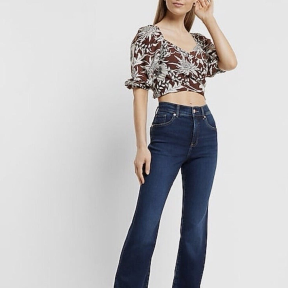New‎ Express Women's Satin Printed Faux Wrap Tie Back Cropped Top size 2, $68
